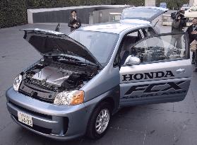 Honda releases prototype of FCX fuel-cell car